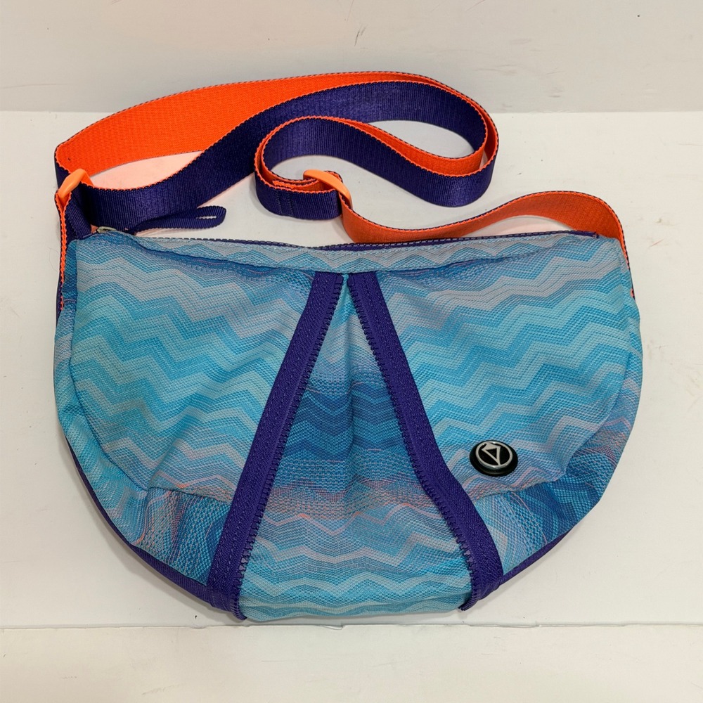 Ivivva Lululemon Expandable Crossbody Bag Girls Chevron Adjustable Strap
